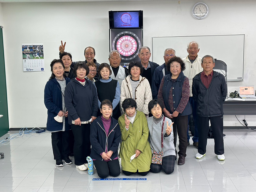 長崎県壱岐市・広島県熊野町をオンラインで繋いだシニア世代によるダーツ大会